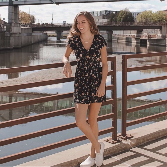 Meet your Posher, Olivia - Picture 6 of 6